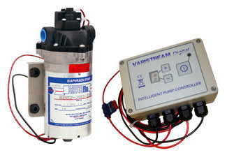 100psi Shurflo 12V vandpumpe og Varistream flowcontroller