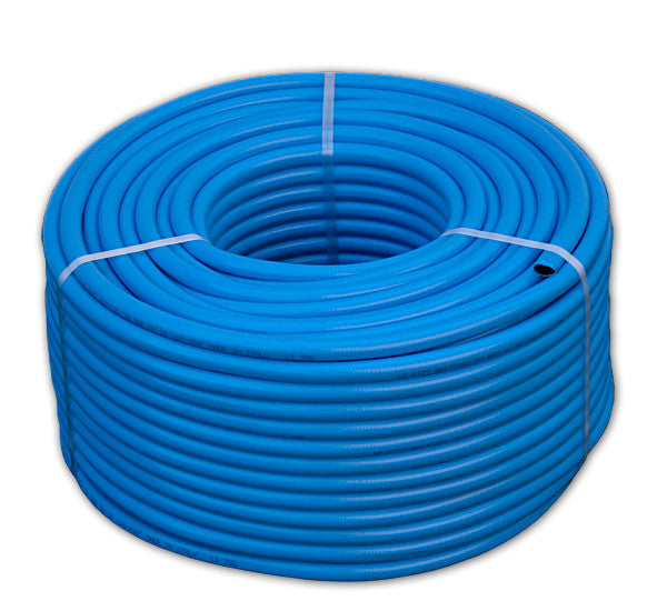 Vandslangen er fremstillet af blød PVC blå slange